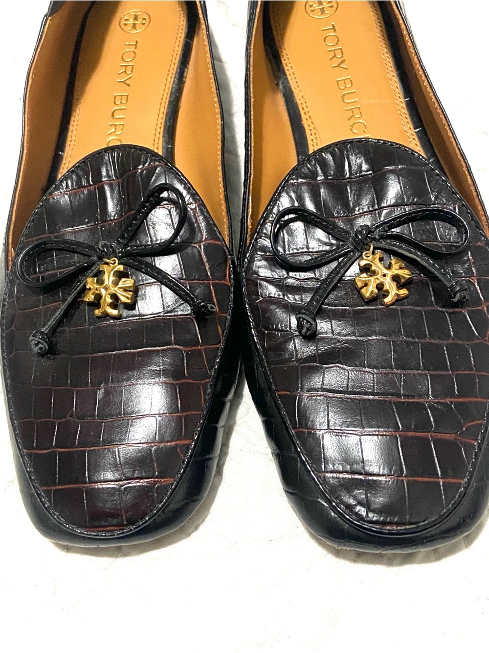 Tory Burch Black Croc-Embossed Leather charm  Loafers - Picture 3 of 11